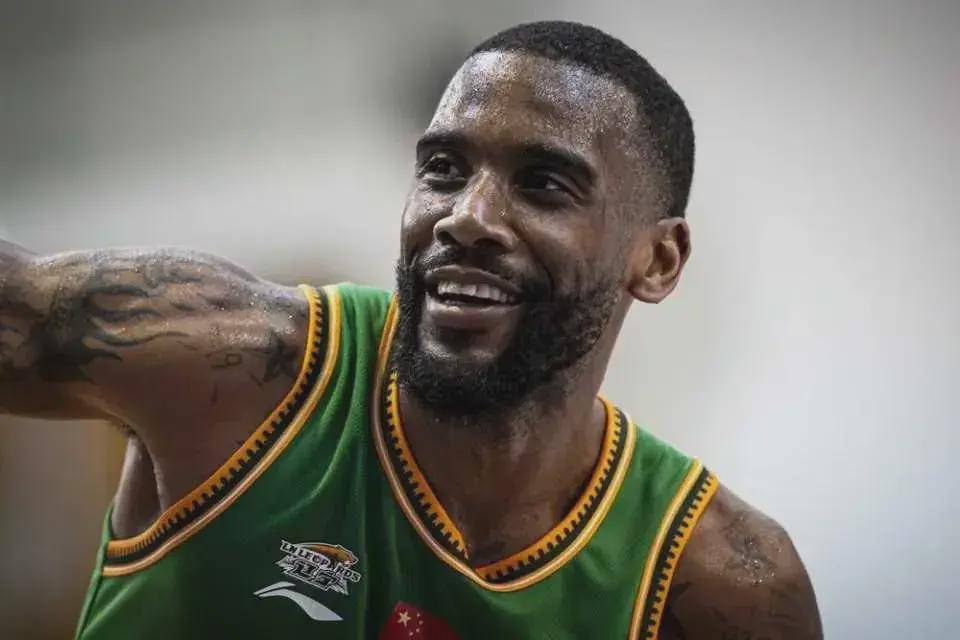 ayx-包含亚冠赛程吃紧，瓦伦西亚今夜复出首秀，压力陡增，数据趋势出现新变化的词条