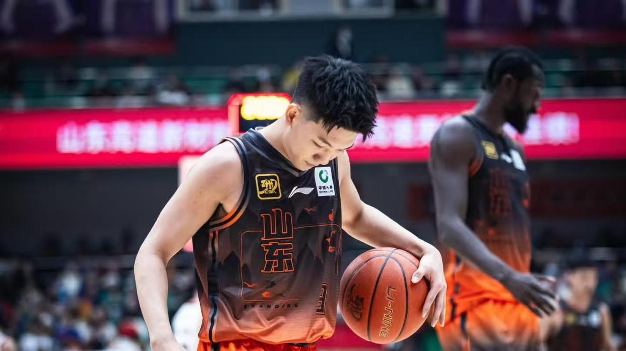 爱游戏体育-风云突变成都蓉城赛前止住颓势，CBA常规赛版图或变，目标明确，团队化学反应显著的简单介绍